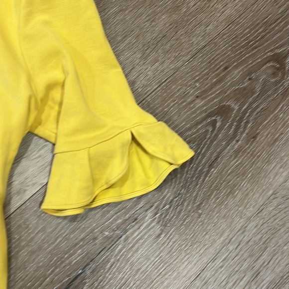 Yellow medium shirt - Picture 2 of 5